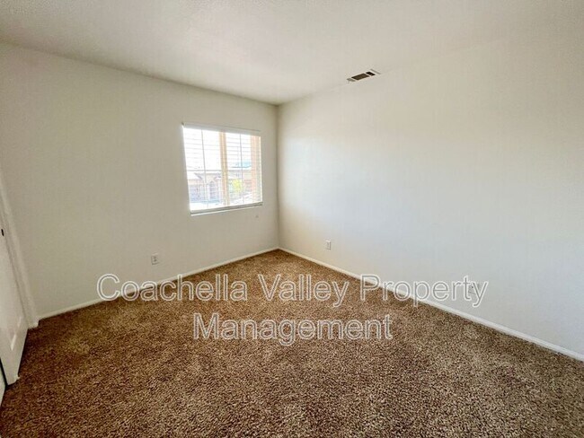 Building Photo - 62806 Kitetail Dr