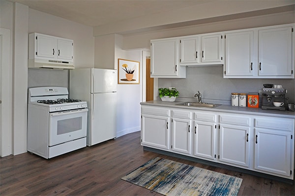 Building Photo - 252 Ash St