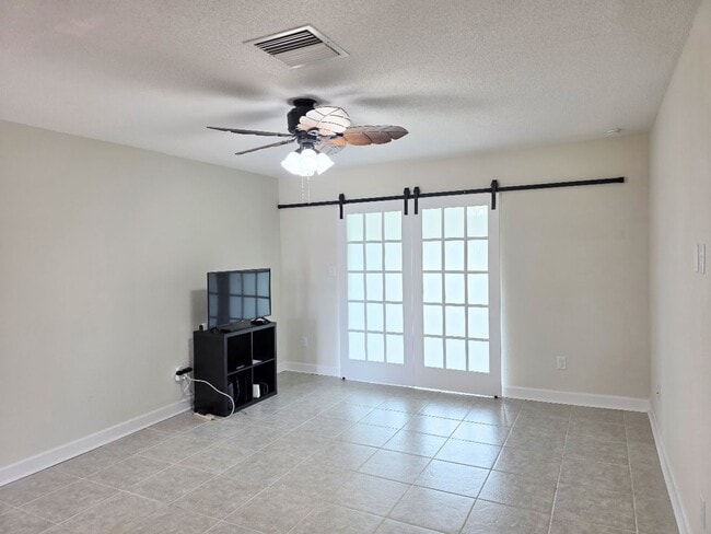 Building Photo - Islands Community Condo