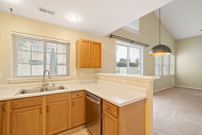 Building Photo - Located in Highland Creek