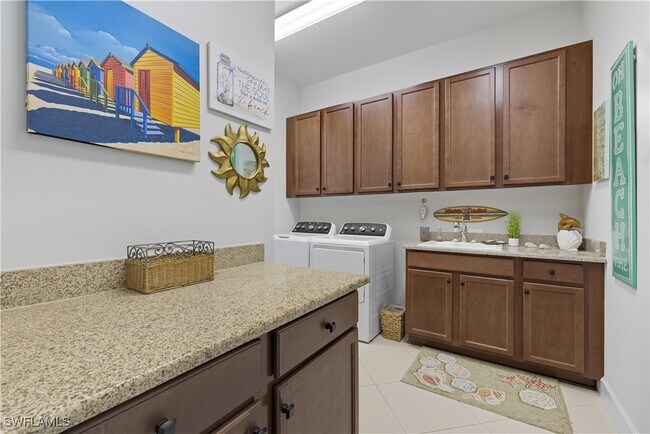 Building Photo - 9475 Isla Bella Cir