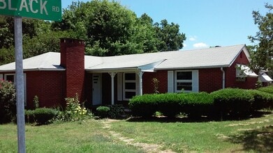 Building Photo - Brick House in Davidson County
