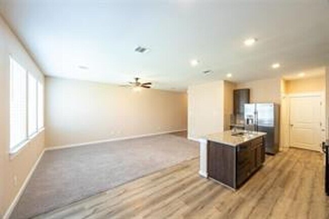 Building Photo - Spacious Condominium