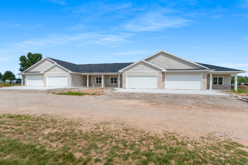 Building Photo - 2721 Sachet Pl