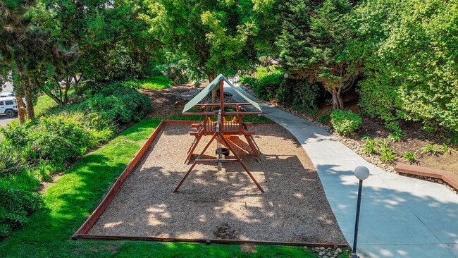 Building Photo - La Jolla Shores Heights - 4 Bedroom, 2.5 b...