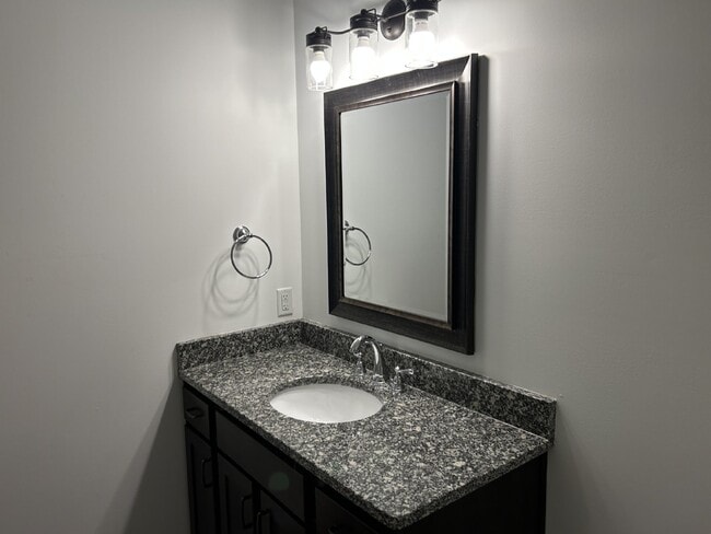 Building Photo - 2BD 2BA CONDO WITH GARAGE FOR RENT IN ALGOOD