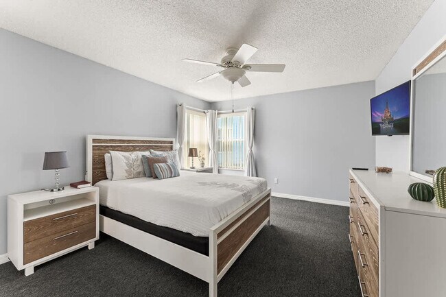 Building Photo - 5095 Siesta Lago Dr