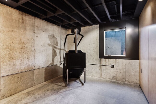 Work out from home on the commercial grade step mill. - 924 Eleanor Ave