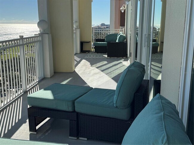 Building Photo - 200 Ocean Crest Dr