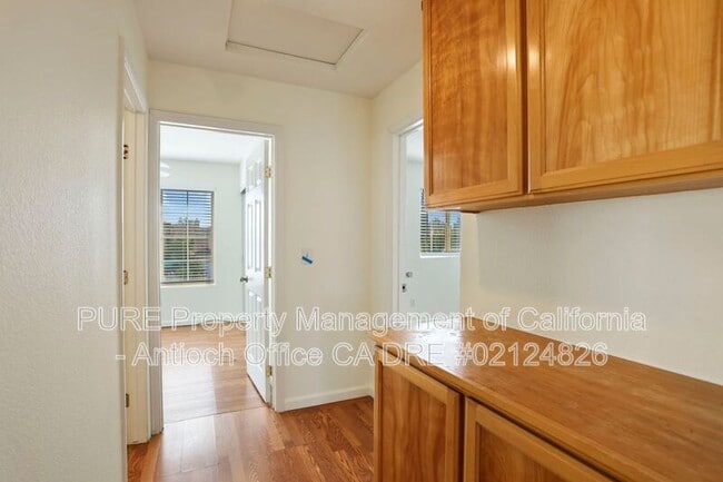 Building Photo - 2304 Yorkshire Ct