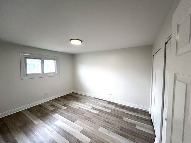 Building Photo - 6842 W Lode Dr