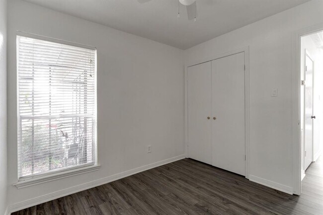 Building Photo - 18326 Autumn Trails Ln