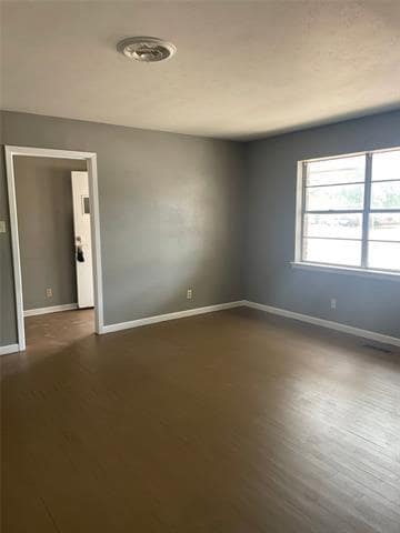 Building Photo - 435 Elm St