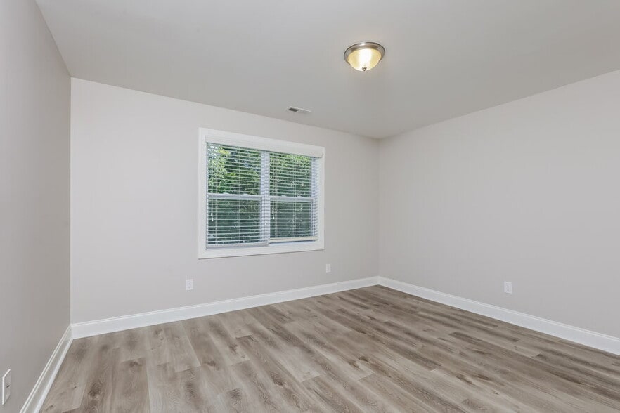 Building Photo - 168 Hawkesburg Dr