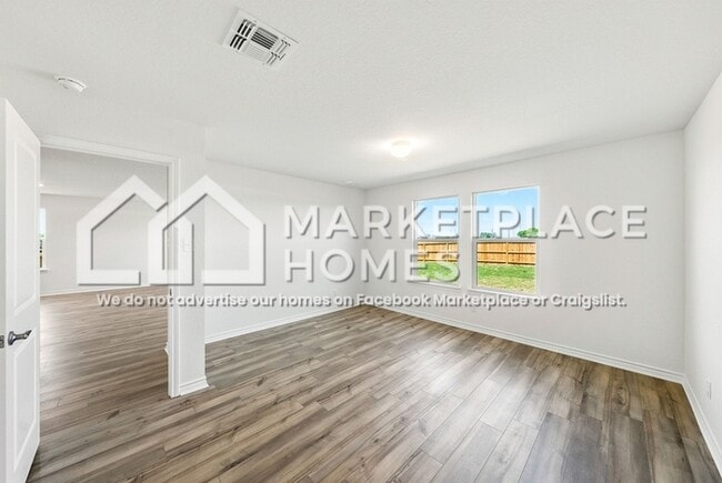 Building Photo - 400 Horizon Pointe