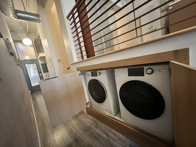 Building Photo - 163 W 200 S