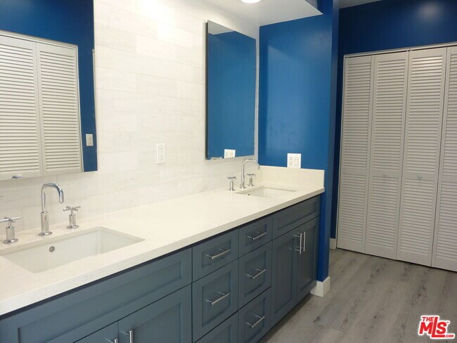 Building Photo - 13065 Mindanao Way