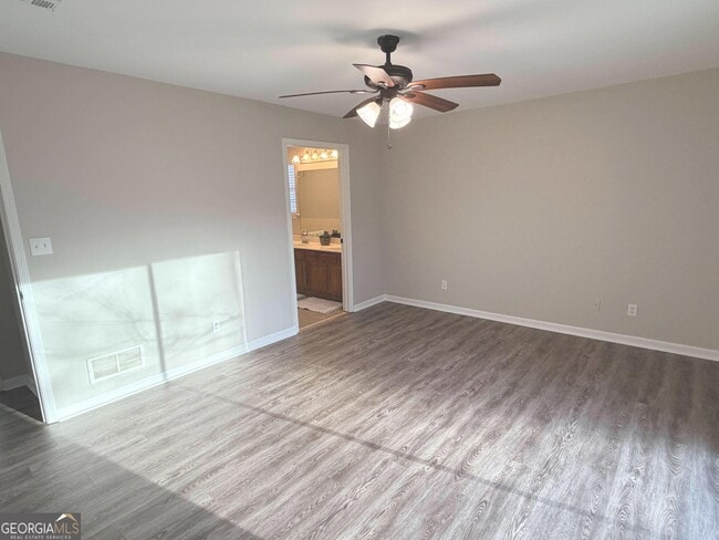 Building Photo - 303 Tamarac Trail