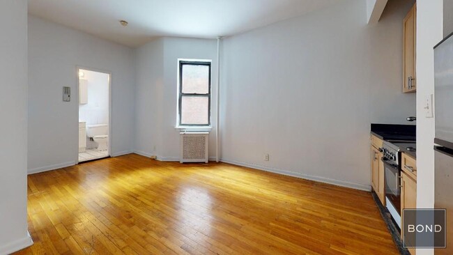 Building Photo - 1441 York Ave