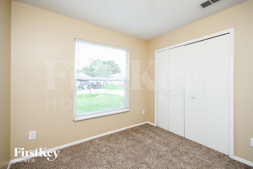 Building Photo - 714 Camel Ct