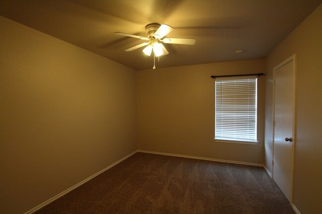 Building Photo - Coming Soon! 3 Bedroom 2 Bathroom Home in ...