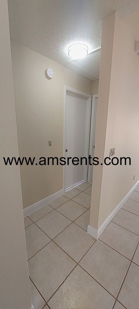 Building Photo - 4 bedroom Home in Kissimmee