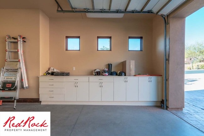 Building Photo - Incredible 4 Bedroom, 4 Bathroom FULLY FURNISHED Property in Entrada with a Private Pool!! 18 Mon...