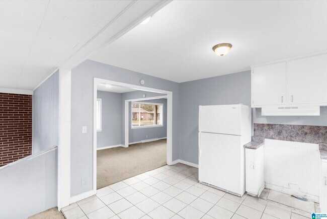 Building Photo - 9805 Maple Ln