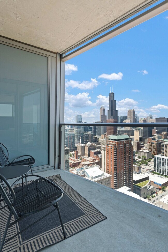 Building Photo - 1000 S Michigan Ave