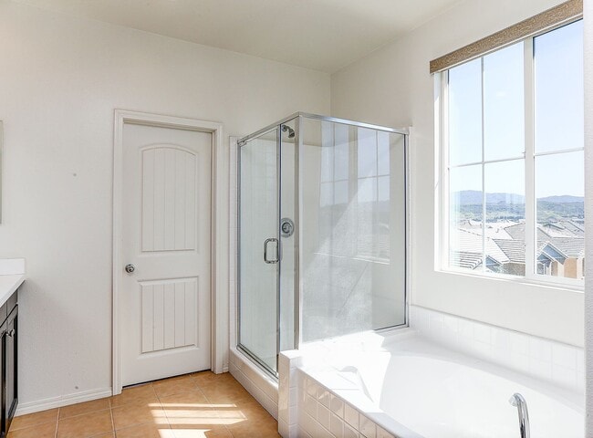 Building Photo - Beautiful 4 Bedroom Home in River Village!