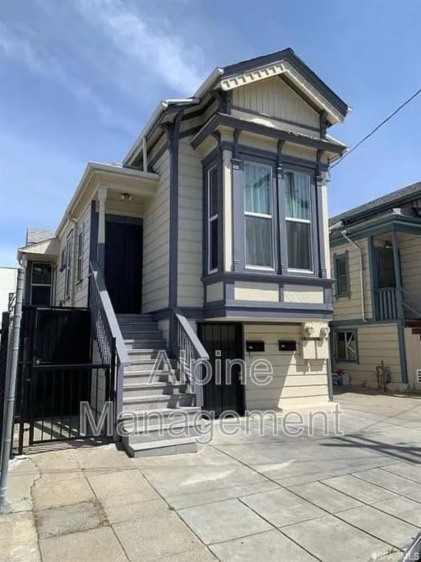 Primary Photo - 678 19th St