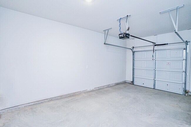 Building Photo - 126 Telford Dr