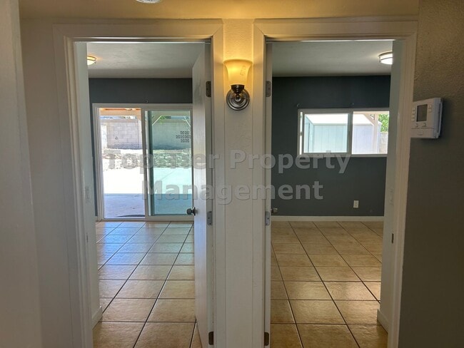 Building Photo - ***Charming 2 bed / 1 bath House in Oceans...