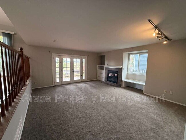 Building Photo - 10924 W 100th Dr