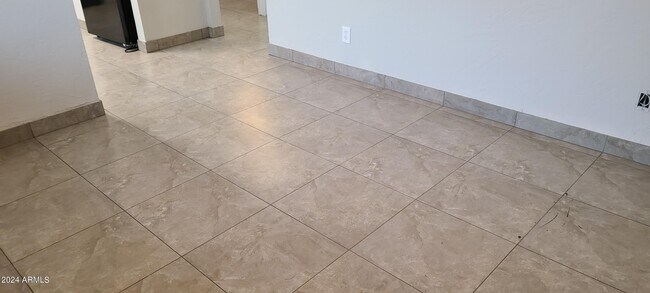 Building Photo - 2540 West Campbell Ave