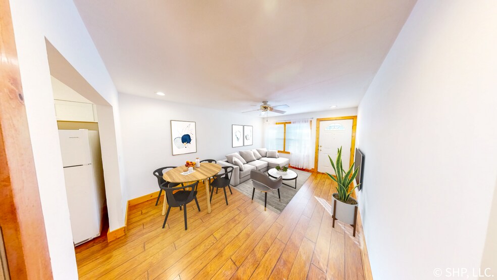 Building Photo - 1210 W Ash St