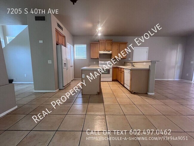 Building Photo - 7205 S 40th Ave