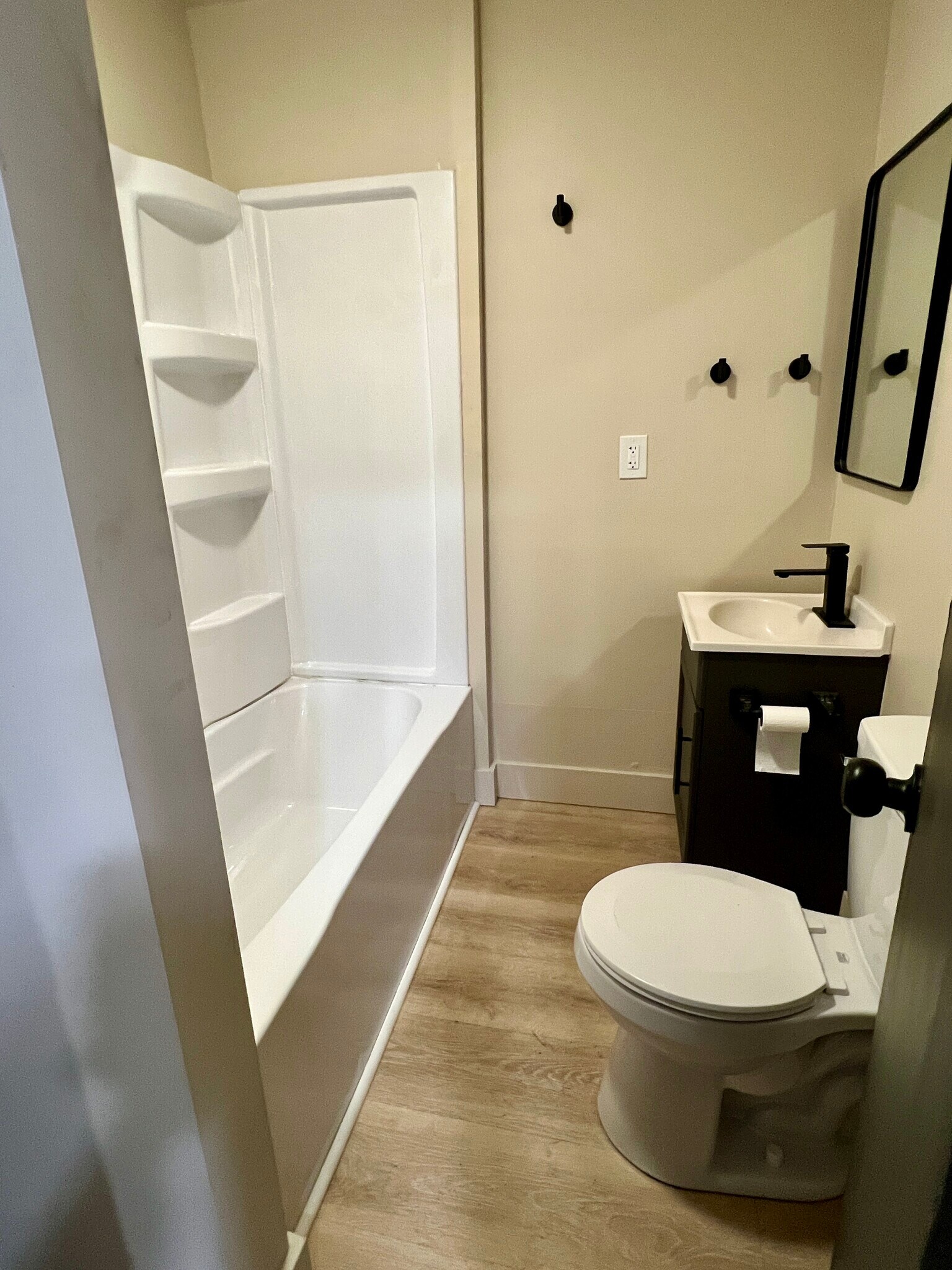 Building Photo - 647 Wooster Rd W