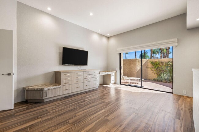 Building Photo - 73416 Irontree Dr