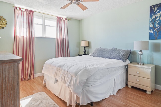 Building Photo - 109 Paradise Harbour Blvd