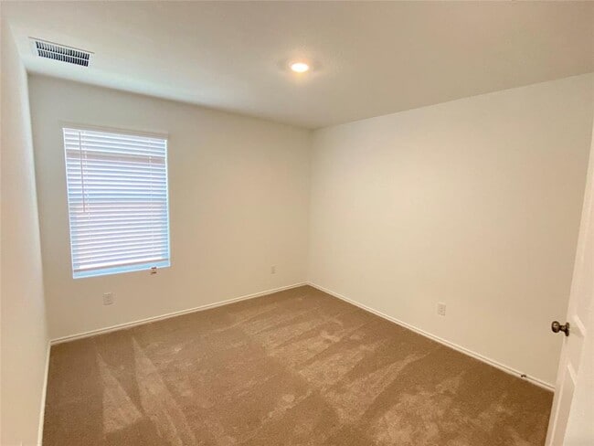 Building Photo - 1332 Aquilla Dr