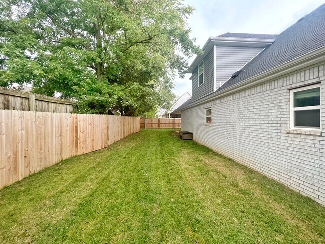 Building Photo - 327 W Kinniburgh Dr