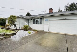 Building Photo - Burlington 3 Bed 2 Bath Home in quiet neig...