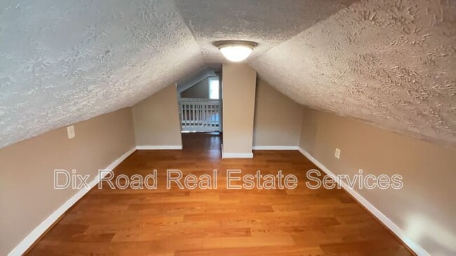 Building Photo - 1219 Azel Ave