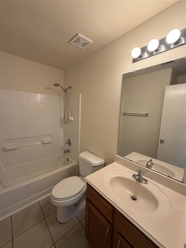 Building Photo - 12608 Rio Lindo St