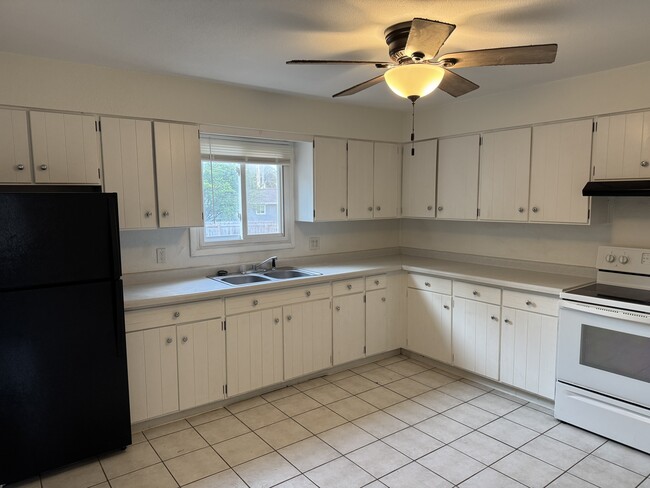Building Photo - 107 Floss Mar Ct