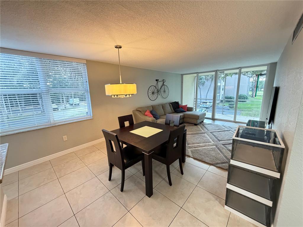 Building Photo - 9491 Evergreen Pl