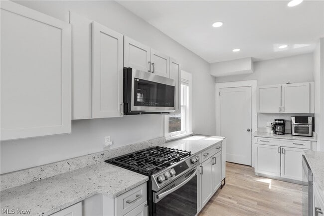 Building Photo - 3451 W 137th St