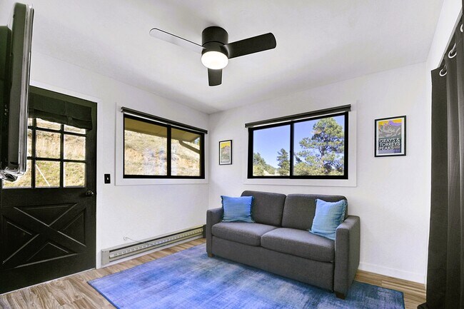 Building Photo - 1244 Hyland Dr