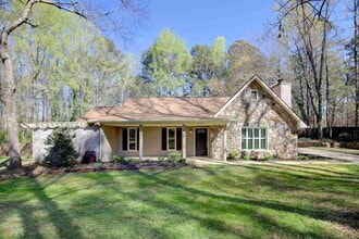 Building Photo - 240 Browns Hill Ct